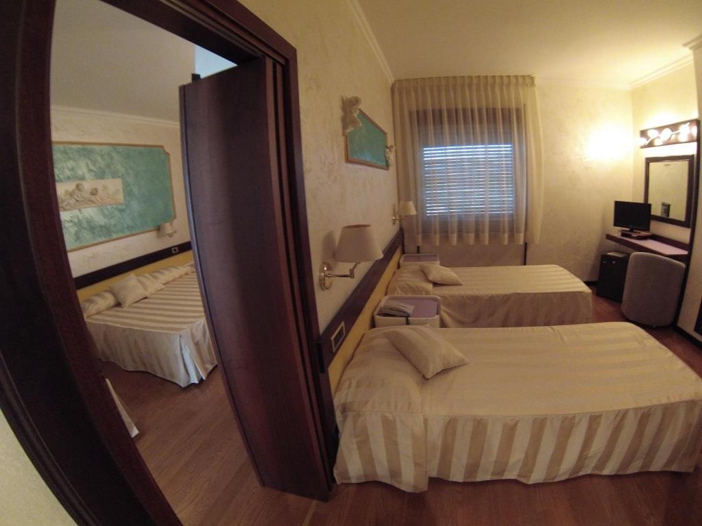 Benny Hotel Catanzaro Szoba fotó