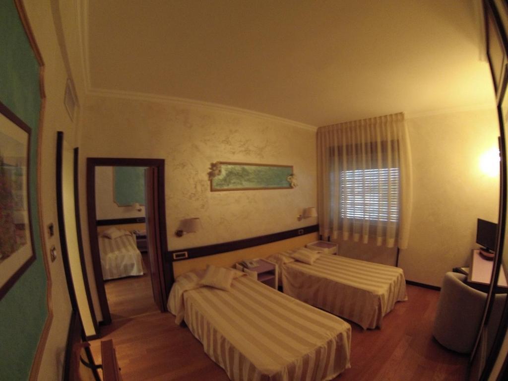 Benny Hotel Catanzaro Szoba fotó