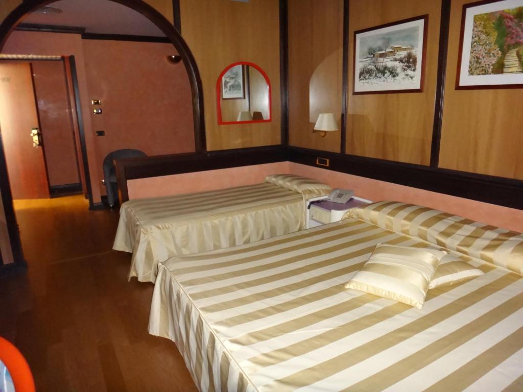 Benny Hotel Catanzaro Szoba fotó